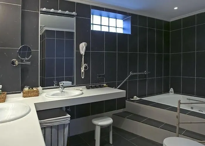 Senorio De Bazan 2* Palacios De La Valduerna